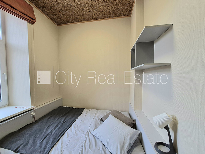 Здание во дворе, закрытый двор, вход со двора, бельэтаж, окна выходят во двор, одна Рига - изображение 20