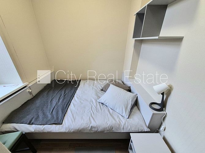 Здание во дворе, закрытый двор, вход со двора, бельэтаж, окна выходят во двор, одна Рига - изображение 19