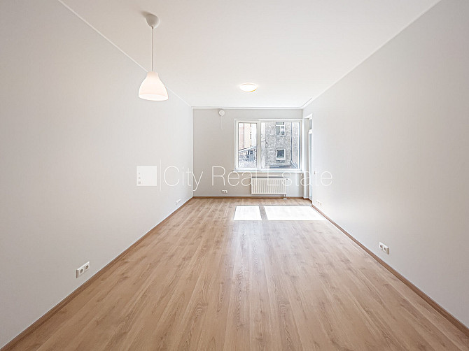 Jaunceltne, labiekārtots apzaļumots pagalms, garāža vienai automašīnai, ir lifts, balkons, Rīga - foto 4