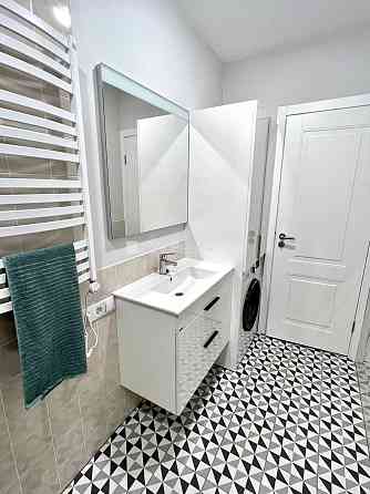 Реновированный дом, лифт, лестничная клетка после капитального ремонта, одна Rīga