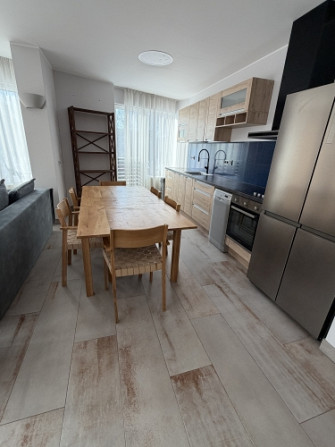 Izīrē brīnišķīgu 3 istabu dzīvokli ar terasi!  Ienākot dzīvoklī - plašs iebūvētais skapis un neliels Рига - изображение 4