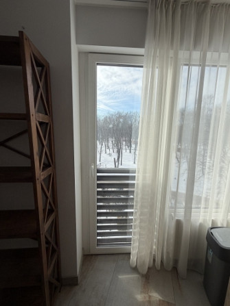 Izīrē brīnišķīgu 3 istabu dzīvokli ar terasi!  Ienākot dzīvoklī - plašs iebūvētais skapis un neliels Рига - изображение 9