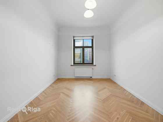 Предлагается функциональная и удобная квартира в одном из самых востребованных Рига