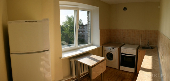 Pārdod 2 istabu dzīvokli Teikā  Palmu ielā 18  Piedāvājumā gaišs un funkcionāls 2 istabu Rīga - foto 2