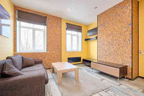 3-istabu dzīvoklis pirmskara mūra ēkā PētersalasAndrejsalas apkaimē
Pārdošanā kvalitatīvi atjaunots  Rīga