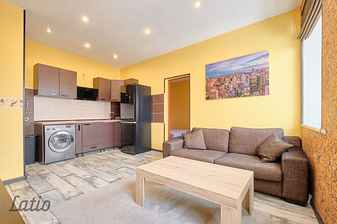 3-istabu dzīvoklis pirmskara mūra ēkā PētersalasAndrejsalas apkaimē
Pārdošanā Rīga - foto 1