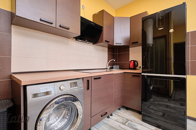 3-istabu dzīvoklis pirmskara mūra ēkā PētersalasAndrejsalas apkaimē
Pārdošanā Rīga - foto 3