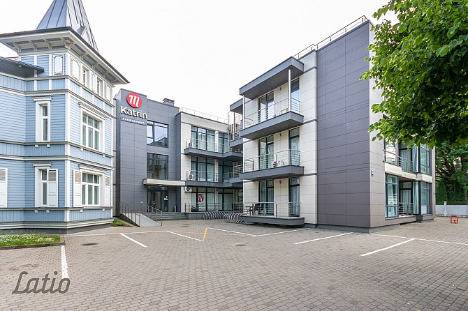 Izīrē plašu 4-istabu dzīvokli jaunā projektā 