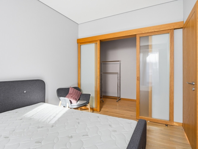 Pārdod elegantu un mūsdienīgu dzīvokli projektā Centrus.  Dzīvoklis atrodas iekšpagalma Rīga - foto 17