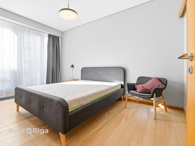 Pārdod elegantu un mūsdienīgu dzīvokli projektā Centrus.  Dzīvoklis atrodas iekšpagalma Rīga - foto 14