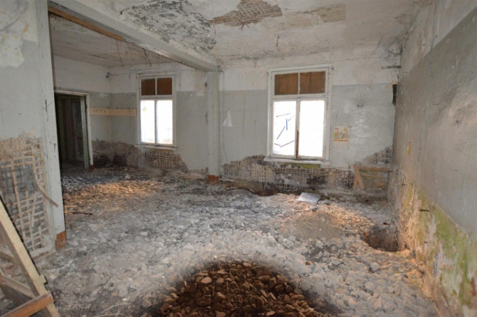 Premises located on the ground floor of a wooden house.  The total area of the premises is 427.6 m.  Рига - изображение 7