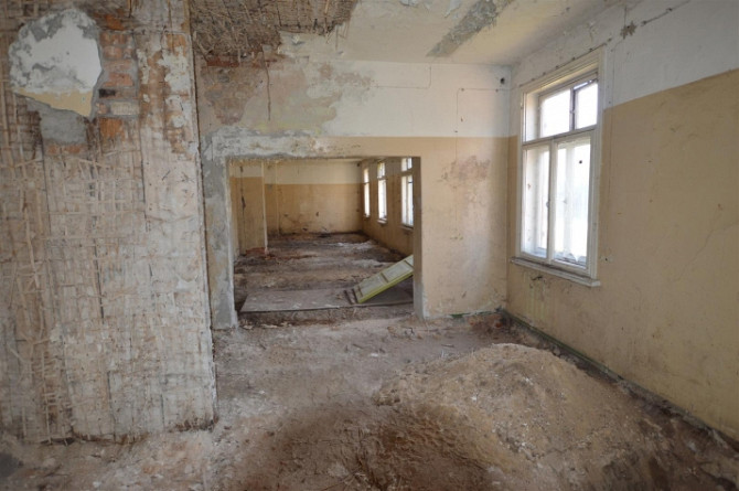 Premises located on the ground floor of a wooden house.  The total area of the premises is 427.6 m.  Рига - изображение 8