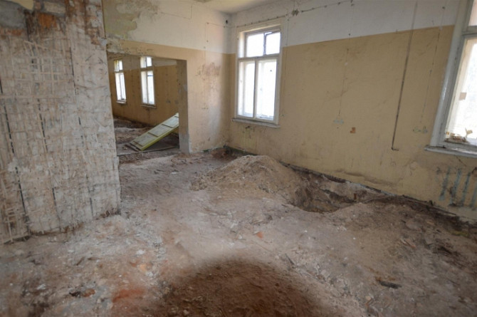 Premises located on the ground floor of a wooden house.  The total area of the premises is 427.6 m.  Рига - изображение 6