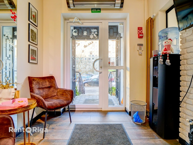 Dzīvoklis ar privātu ieeju!  Šobrīd skaistumkopšanas salons, kuru bez lieliem ieguldījumiem Rīga - foto 9