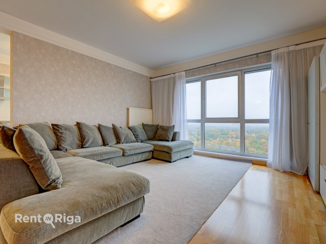 Трехкомнатная квартира с балконом и парковочным местом! Светлая и красивая Рига - изображение 2