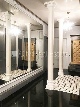 Фасадный дом, реставрированный дом, закрытый двор, бесплатная стоянка во дворе, Рига - изображение 13