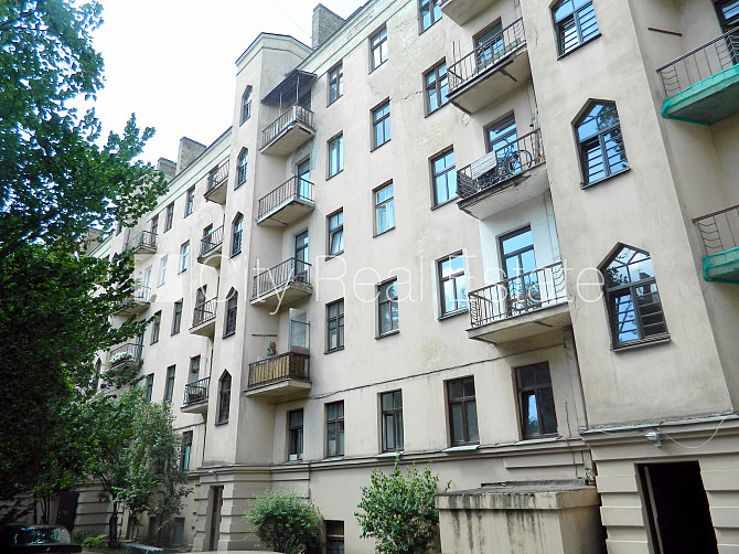 Фасадный дом, реставрированный дом, закрытый двор, бесплатная стоянка во дворе, Рига - изображение 15