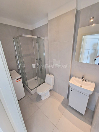 Fasādes māja, renovēta māja, slēgts pagalms, ieeja no ielas un pagalma, kāpņu telpa pēc Rīga - foto 12