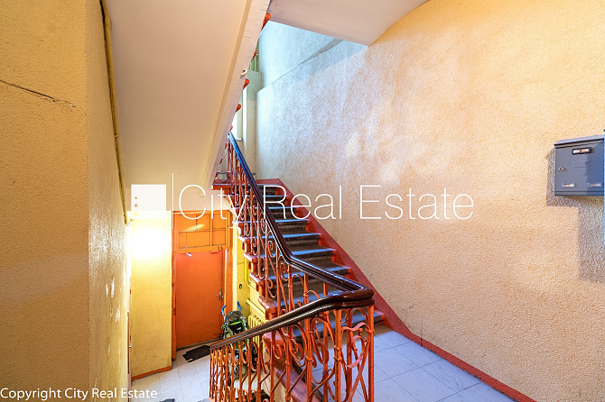 Fasādes māja, renovēta māja, iežogota teritorija, vieta automašīnai, ieeja no pagalma, Rīga - foto 12