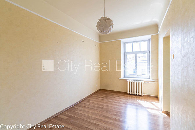 Fasādes māja, renovēta māja, iežogota teritorija, vieta automašīnai, ieeja no pagalma, Rīga - foto 8