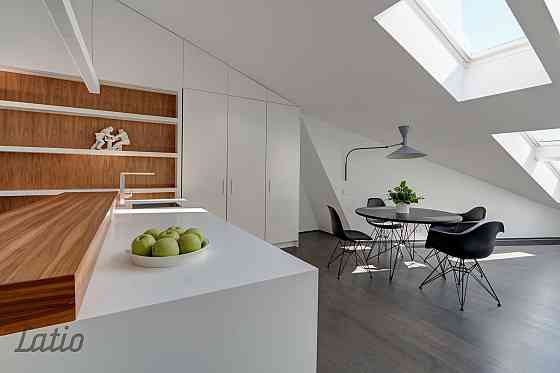 Pārdod pilnībā mēbelētu un ar sadzīves tehniku aprīkotu dzīvokli jaunajā daudzdzīvokļu projektā Vecr Рига