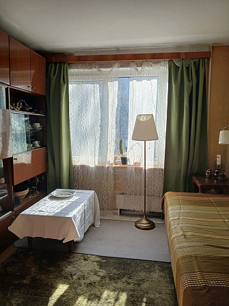 Pārdod remontējamu dzīvokli Iļģuciema centrā.

Vidējais stāvs, vidējā kāpņu telpa.
Mājā nomainīti ko Рига - изображение 5