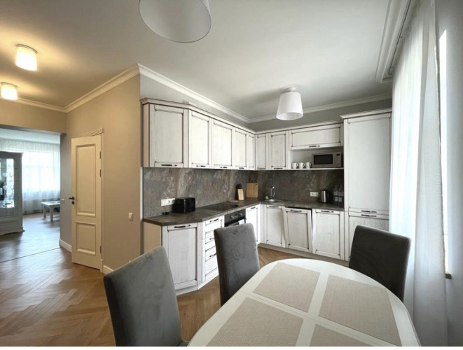 Piedāvājam ekskluzīvus 2-istabu apartamentus Rīgas centrā, jaunā rekonstruētā projektā Rīga - foto 5