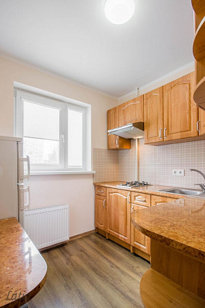 Uz ilgu laiku izīrē 1 istabas dzīvokli lietuviešu projekta mājā. Dzīvoklis labā stāvoklī, mainīti ra Рига - изображение 2