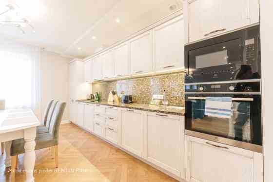 Piedāvājam iegādāties ekskluzīvus 3-istabu apartamentus Rīgas centrā, jaunā rekonstruētā projektā Pe Rīga