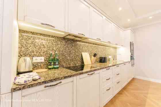 Piedāvājam iegādāties ekskluzīvus 3-istabu apartamentus Rīgas centrā, jaunā rekonstruētā projektā Pe Rīga