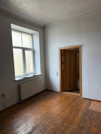 Izīrē plašu dzīvokli 6.stāvā bez lifta pie Vērmanes dārza.  Dzīvoklī nepieciešams Rīga - foto 4