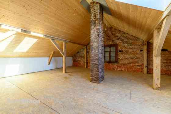 В продаже просторная мансардная квартира в самом сердце Старой Лиепаи с Лиепая