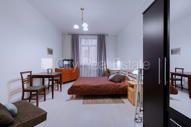 Renovēta māja, maksas stāvvieta, ir lifts, guļamistabu skaits 1 gab., viesistaba, viena istaba Rīga - foto 13