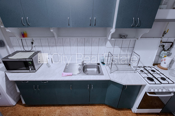 Renovēta māja, maksas stāvvieta, ir lifts, guļamistabu skaits 1 gab., viesistaba, viena istaba Rīga - foto 20