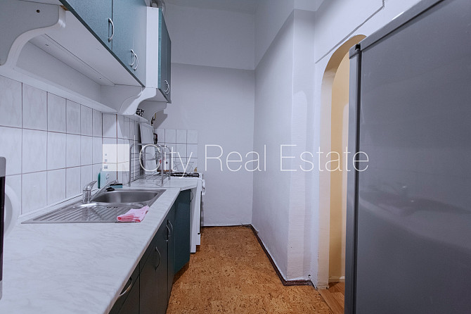 Renovēta māja, maksas stāvvieta, ir lifts, guļamistabu skaits 1 gab., viesistaba, viena istaba Rīga - foto 17