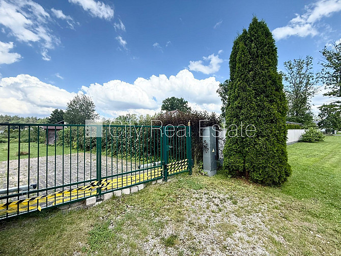 Labiekārtota apzaļumota teritorija, iežogota teritorija ar metāla sētu, jaunizveidotā Rīgas rajons - foto 5