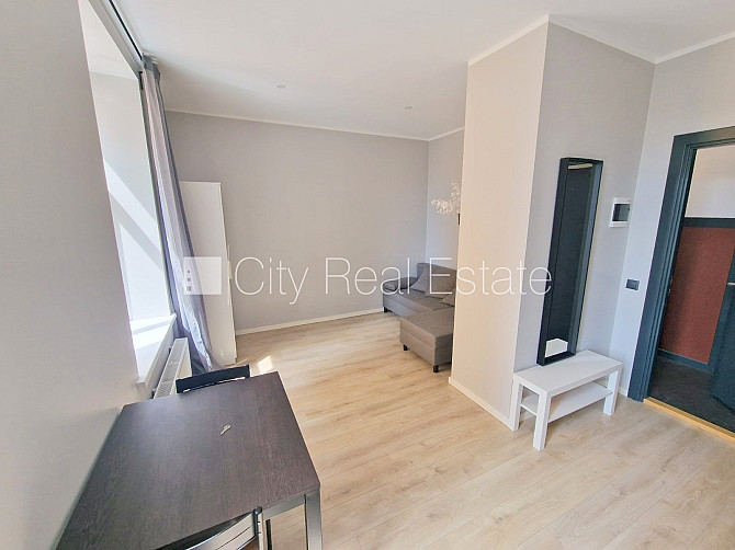 Fasādes māja, renovēta māja, slēgts pagalms, ieeja no ielas un pagalma, kāpņu telpa pēc Rīga - foto 9