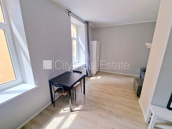 Fasādes māja, renovēta māja, slēgts pagalms, ieeja no ielas un pagalma, kāpņu telpa pēc Rīga - foto 8