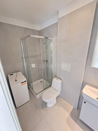 Fasādes māja, renovēta māja, slēgts pagalms, ieeja no ielas un pagalma, kāpņu telpa pēc Rīga - foto 13