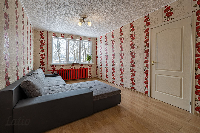 Tiek pārdots jauks divistabu dzīvoklis Preiļos, Mehanizatoru ielā 6, netālu no pils parka. Dzīvoklim Прейли и район - изображение 1