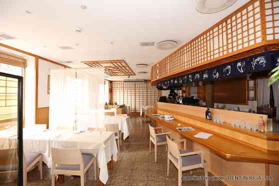 Iznomā retsorāna telpas Vecrīgā, Kungu un Mārstaļu ielu krustojumā.  1. stāvā izvietota zāle un palī Рига