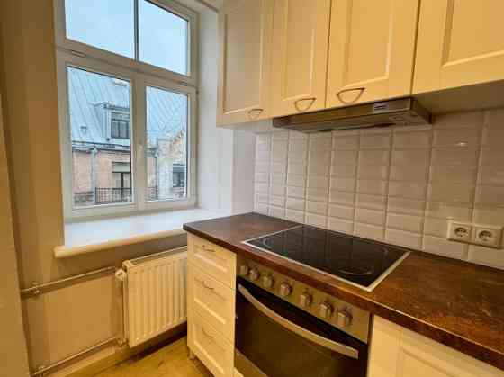 Свежая 3-комнатная квартира в центре Риги!  Продуманная планировка  прихожая, Рига