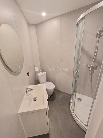 Fasādes māja, renovēta māja, slēgta teritorija, ieeja no ielas, ir lifts, kāpņu telpa pēc Rīga - foto 10