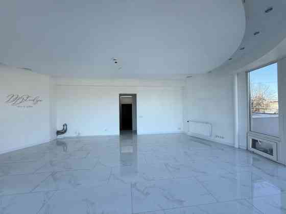 Аренда офисного помещения с красивым панорамным видом.  Предлагаются светлые и Rīga