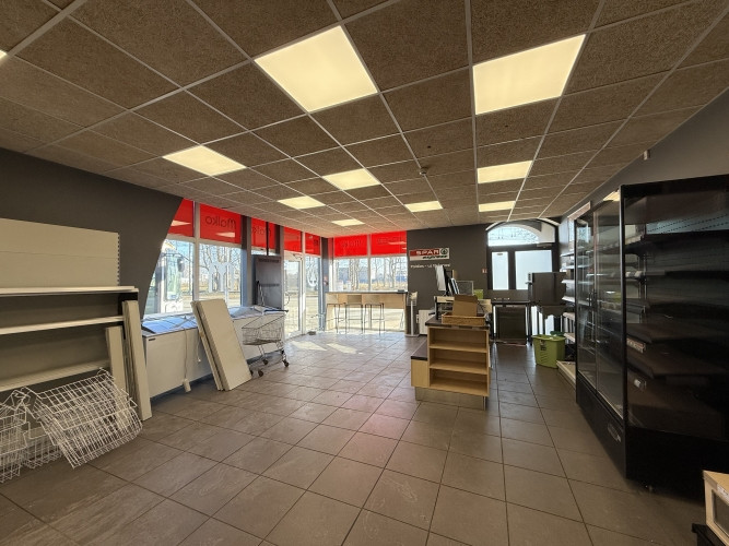 Tirdzniecības telpas ar ieeju no ēkas fasādes. Piemērotas veikalam, medicīnas iestādei vai Rīga - foto 6