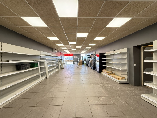 Tirdzniecības telpas ar ieeju no ēkas fasādes. Piemērotas veikalam, medicīnas iestādei, Rīga - foto 2