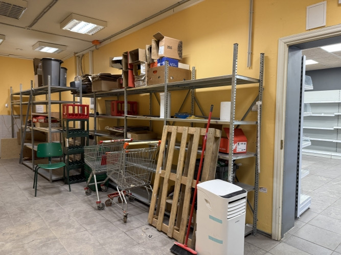 Tirdzniecības telpas ar ieeju no ēkas fasādes. Piemērotas veikalam, medicīnas iestādei vai Rīga - foto 6