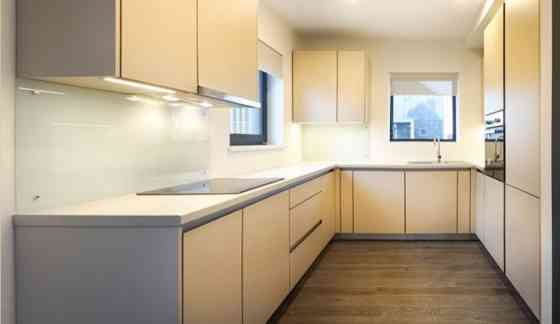 В долгосрочную аренду предлагается современный  дом. В таунхаусе просторная, Рижский район