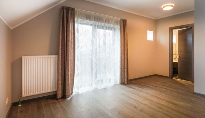 В долгосрочную аренду предлагается современный  дом. В таунхаусе просторная, Рижский район - изображение 6