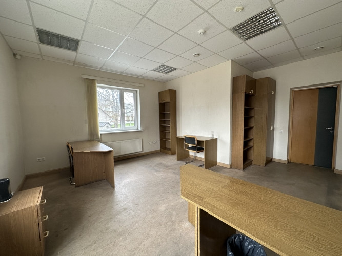 Сдаётся в аренду офисное помещение в фасадном здании офисно-складского Рига - изображение 1